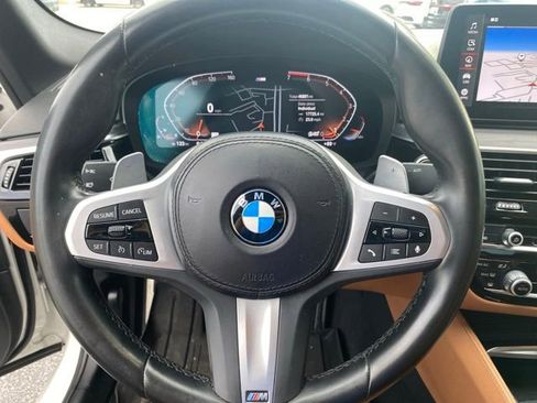 Used 2022 BMW 530i w/ M Sport Package RWD image 17