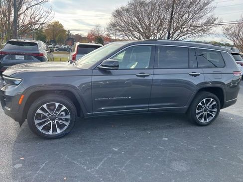 Used 2021 Jeep Grand Cherokee L Overland w/ Advanced Protech Group III image 2