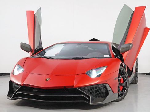 Used 2017 Lamborghini Aventador S image 4