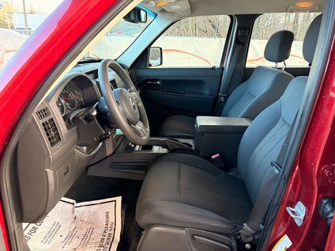 Used 2012 Jeep Liberty Sport w/ Driver Convenience Group image 15