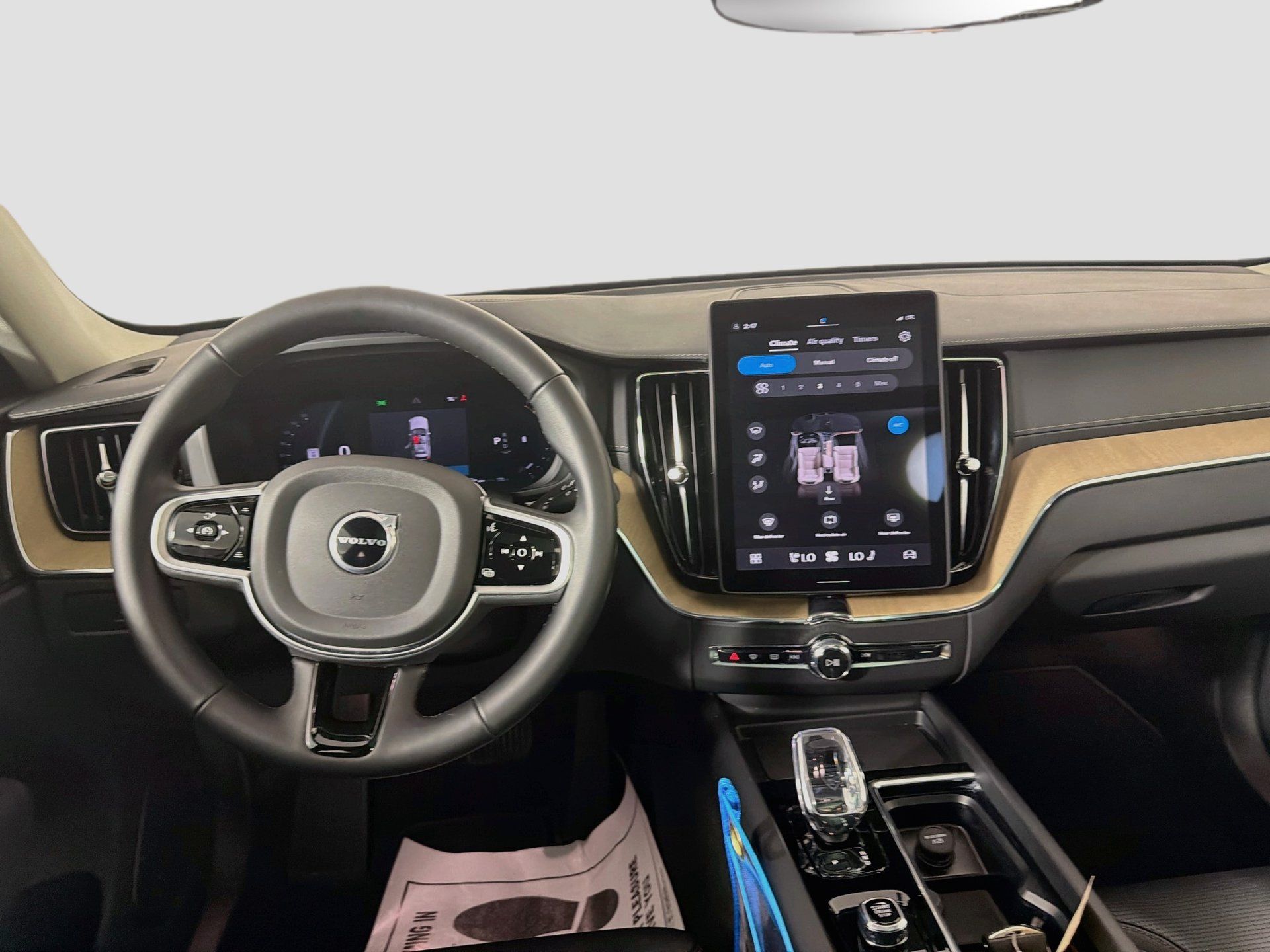 Certified 2026 Volvo XC60 B5 Ultra AWD/4WD image 24