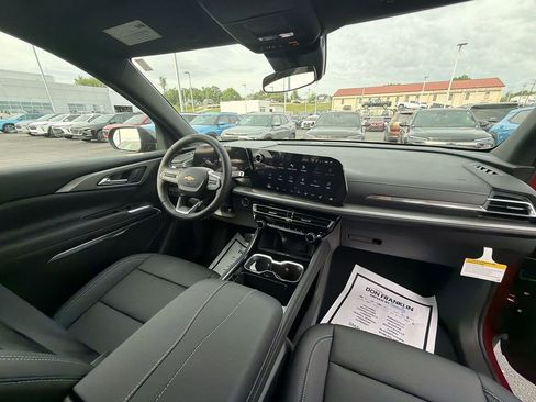 New 2026 Chevrolet Traverse LT FWD image 10