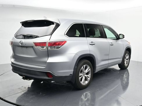 Used 2016 Toyota Highlander Plus AWD/4WD image 7