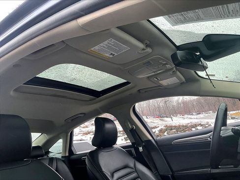 Used 2019 Ford Fusion SEL image 19