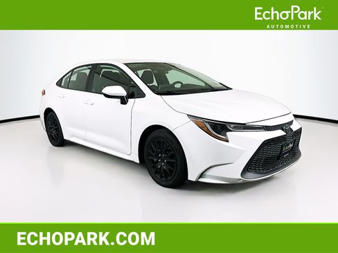 Used 2021 Toyota Corolla LE FWD image 1