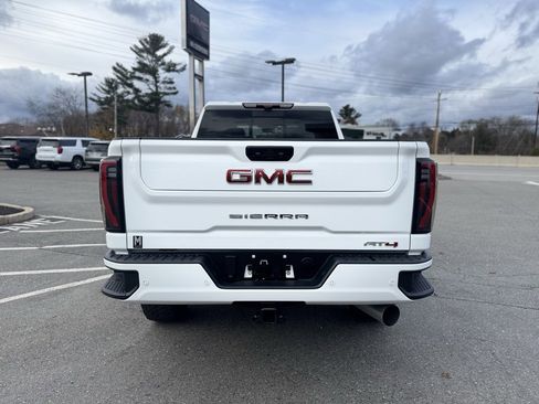 Used 2024 GMC Sierra 2500 AT4 w/ AT4 Premium Plus Package image 5