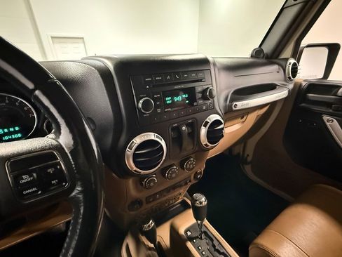 Used 2011 Jeep Wrangler Sahara w/ Connectivity Group AWD/4WD image 77