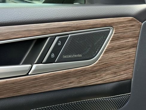 Used 2024 Volkswagen Atlas SEL Premium R-Line image 8