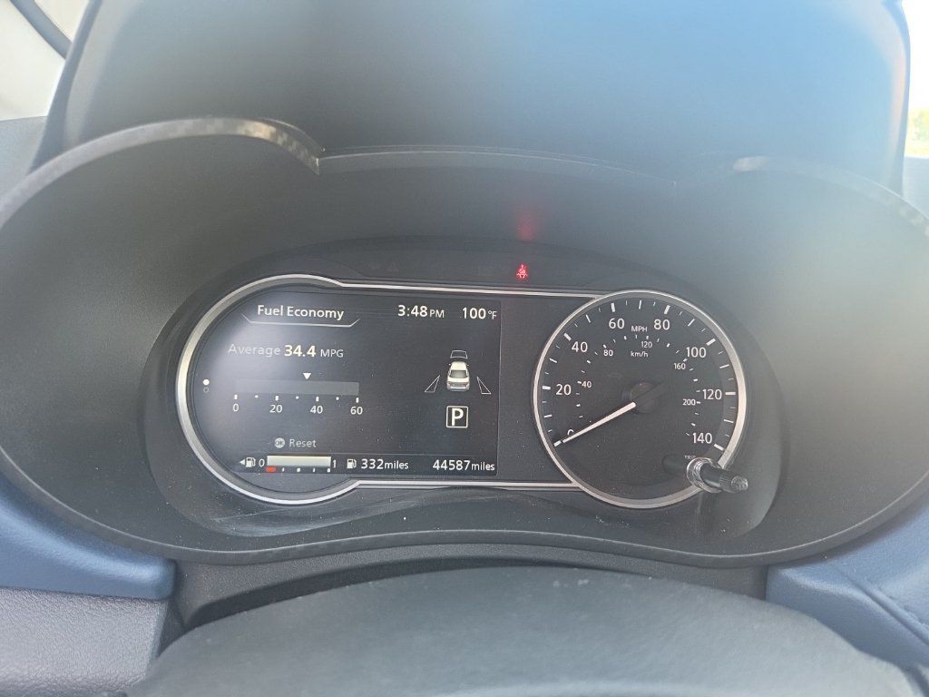 Used 2025 Nissan Versa SV FWD image 23