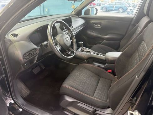 Used 2025 Honda HR-V Sport image 2