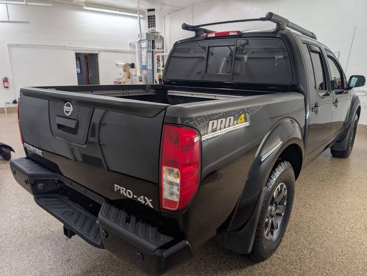 Used 2015 Nissan Frontier PRO-4X AWD/4WD image 4