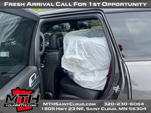 Used 2019 Jeep Grand Cherokee SRT AWD/4WD image 11