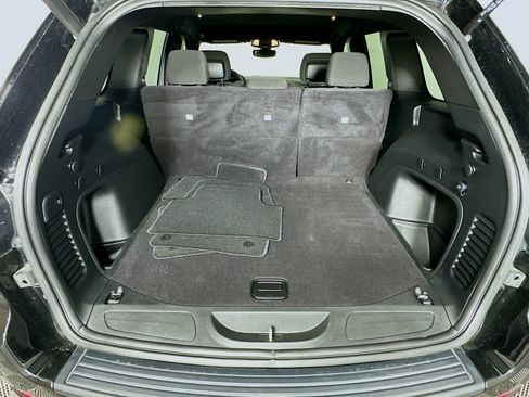 Used 2021 Jeep Grand Cherokee Freedom Edition RWD image 27