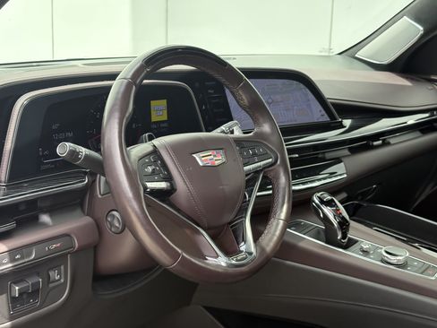 Certified 2023 Cadillac Escalade ESV V AWD/4WD image 19