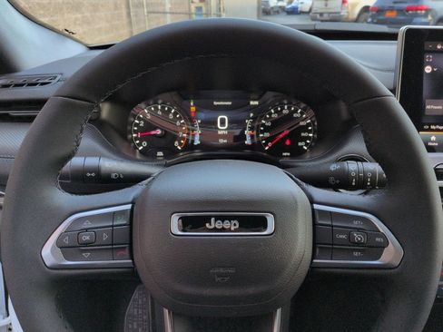 New 2026 Jeep Compass Latitude image 12