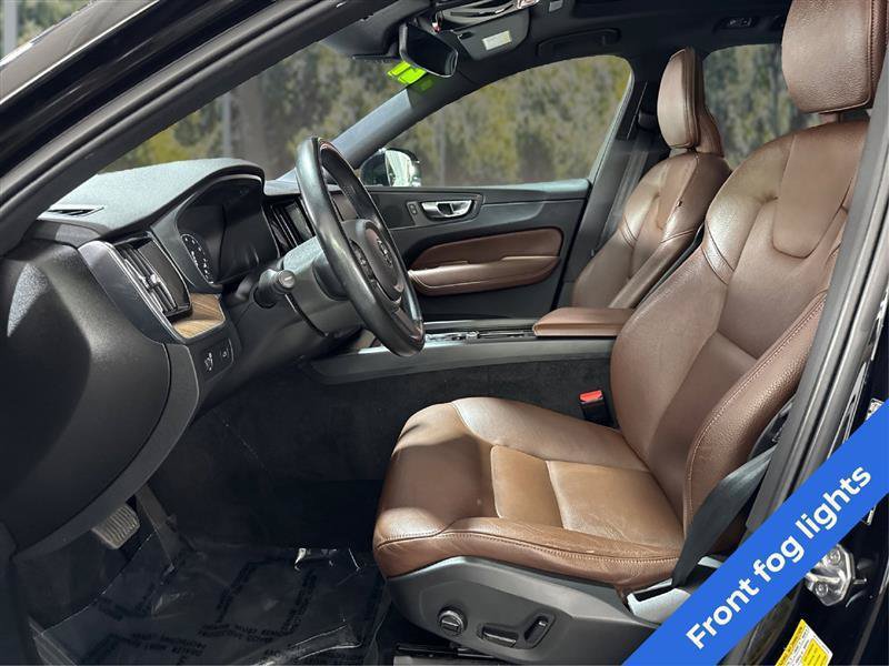 Used 2021 Volvo XC60 T5 Momentum AWD/4WD image 9