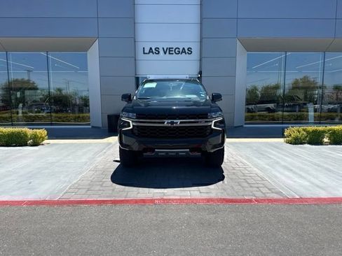 Used 2021 Chevrolet Suburban Z71 w/ Luxury Package AWD/4WD image 2
