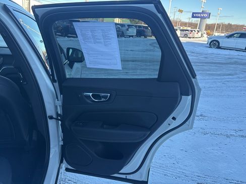 Certified 2025 Volvo XC60 B5 Core image 42