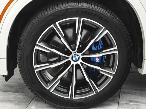 Used 2022 BMW X5 xDrive40i AWD/4WD image 7