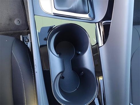 Certified 2025 Hyundai Elantra SEL image 14