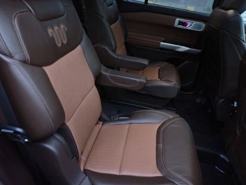 Used 2023 Ford Explorer King Ranch w/ Technology Package image 19