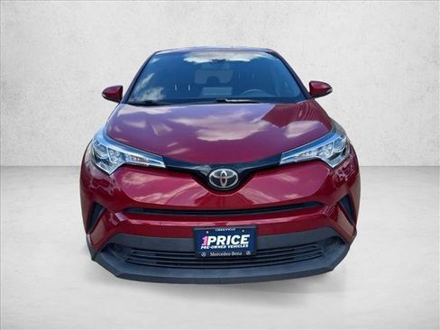 Used 2019 Toyota C-HR XLE FWD image 2