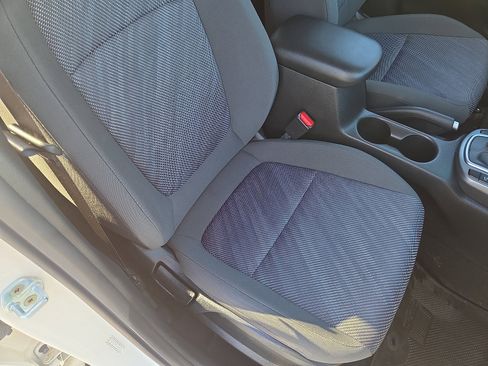 Used 2023 Kia Seltos LX image 16