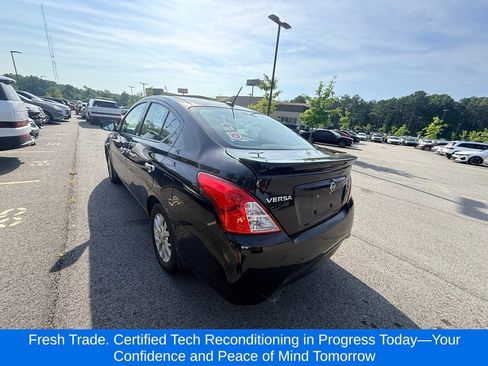 Used 2018 Nissan Versa SV w/ SV Special Edition Package FWD image 3