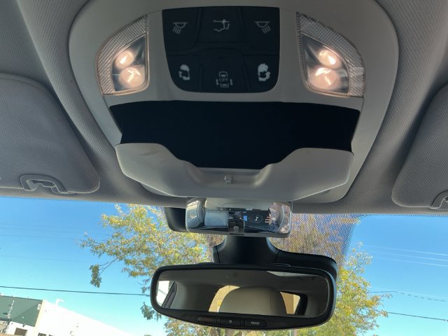 Used 2017 Chrysler Pacifica Touring-L Plus w/ Advanced Safetytec Group FWD image 27