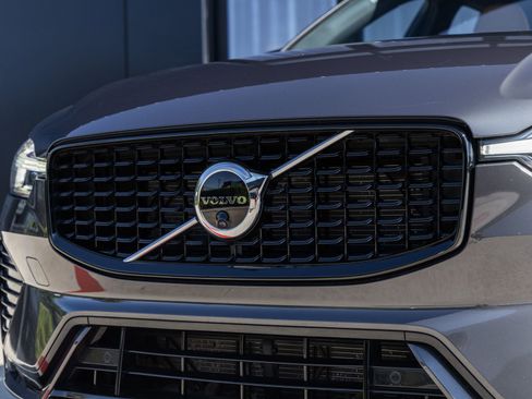 Used 2024 Volvo XC60 B5 Ultimate w/ Protection Package Premier AWD/4WD image 17