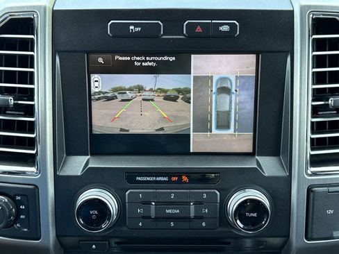 Used 2015 Ford F150 Platinum w/ Equipment Group 701A Luxury AWD/4WD image 28