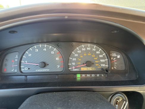 Used 2000 Toyota 4Runner SR5 RWD image 12