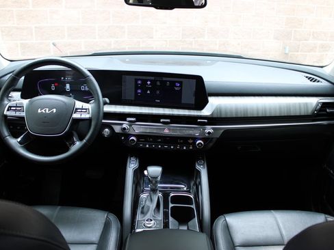 Used 2024 Kia Telluride EX w/ EX Captain's Chair Package AWD/4WD image 45