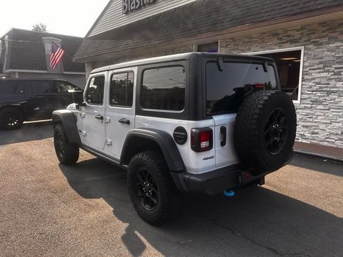 Used 2024 Jeep Wrangler Unlimited AWD/4WD image 5