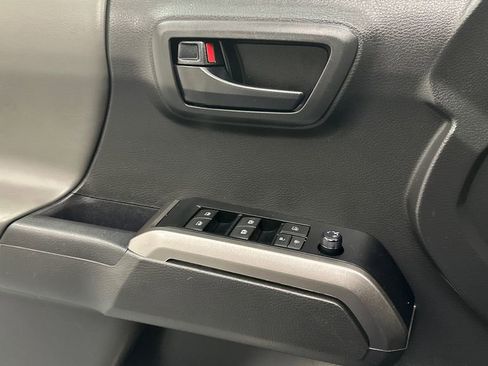Certified 2023 Toyota Tacoma SR5 AWD/4WD image 16