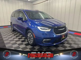 Used 2021 Chrysler Pacifica Touring-L image 1
