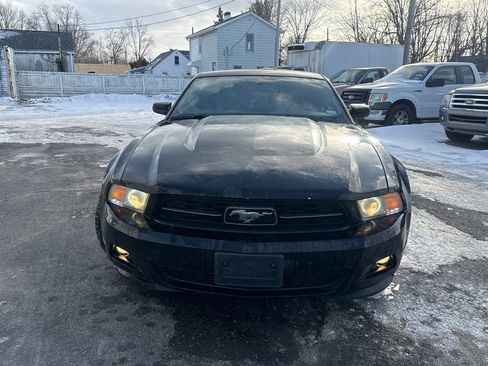 Used 2012 Ford Mustang Premium image 2