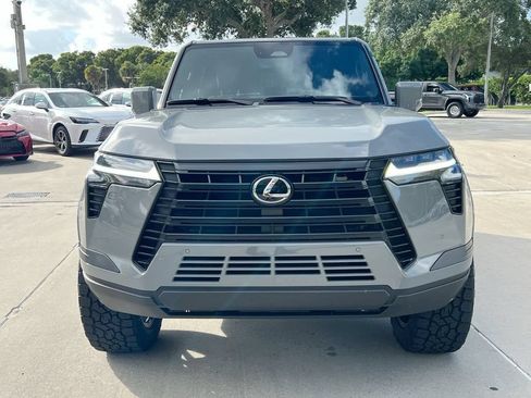Used 2025 Lexus GX 550 w/ Cold Area Package AWD/4WD image 2