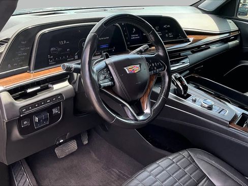 Used 2024 Cadillac Escalade ESV Sport Platinum w/ LPO, ONYX Package AWD/4WD image 17
