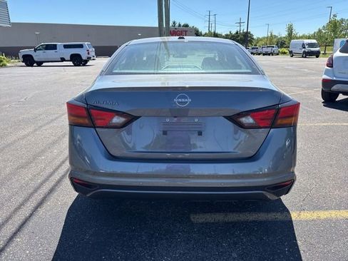 Used 2025 Nissan Altima 2.5 SV FWD image 4