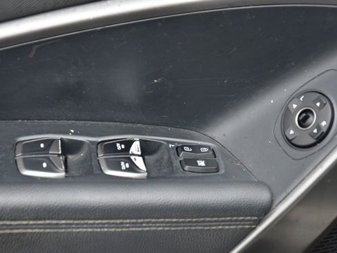 Used 2017 Hyundai Santa Fe Limited image 26