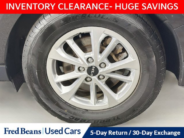 Used 2024 Kia Carnival LX FWD image 29