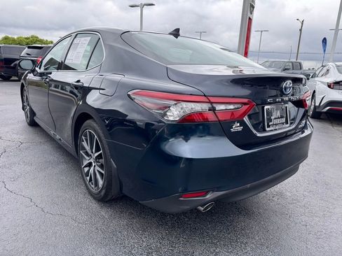 Used 2021 Toyota Camry XLE w/ Navigation Upgrade Package FWD image 3