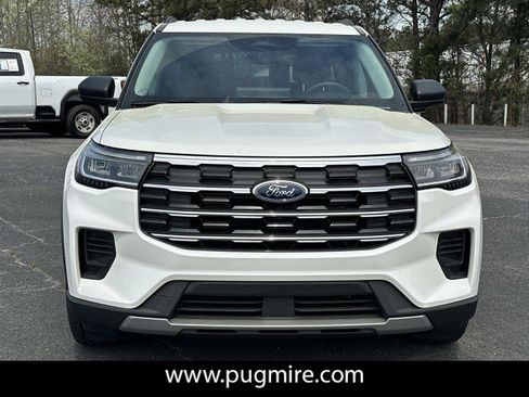 New 2026 Ford Explorer Active RWD image 2