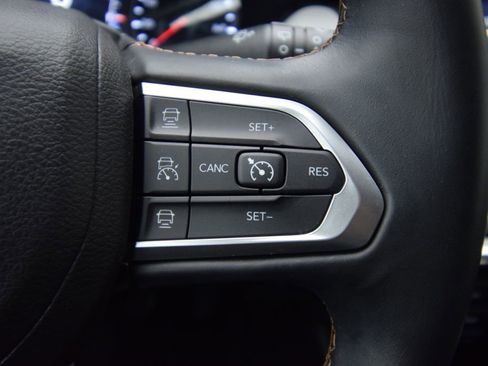 Used 2022 Jeep Compass Limited image 34