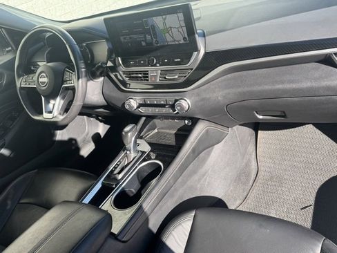 Used 2023 Nissan Altima 2.5 SR w/ SR Premium Package image 18