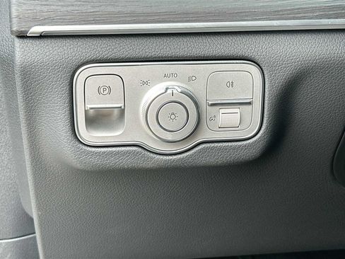 Used 2026 Mercedes-Benz GLS 450 4MATIC image 10