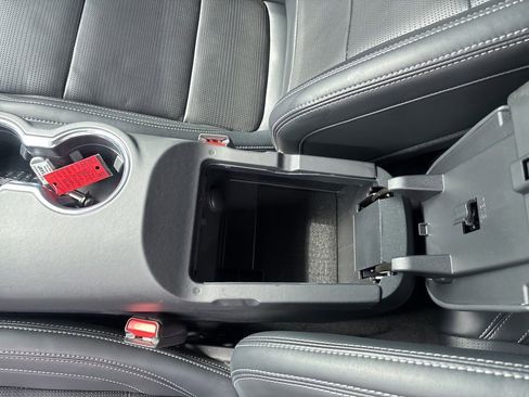 Used 2025 Ford Mustang GT Premium RWD image 36