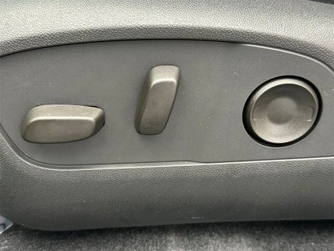 New 2026 Chevrolet Equinox EV LT image 22