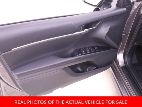 Certified 2018 Toyota Camry SE w/ Convenience Package FWD image 9